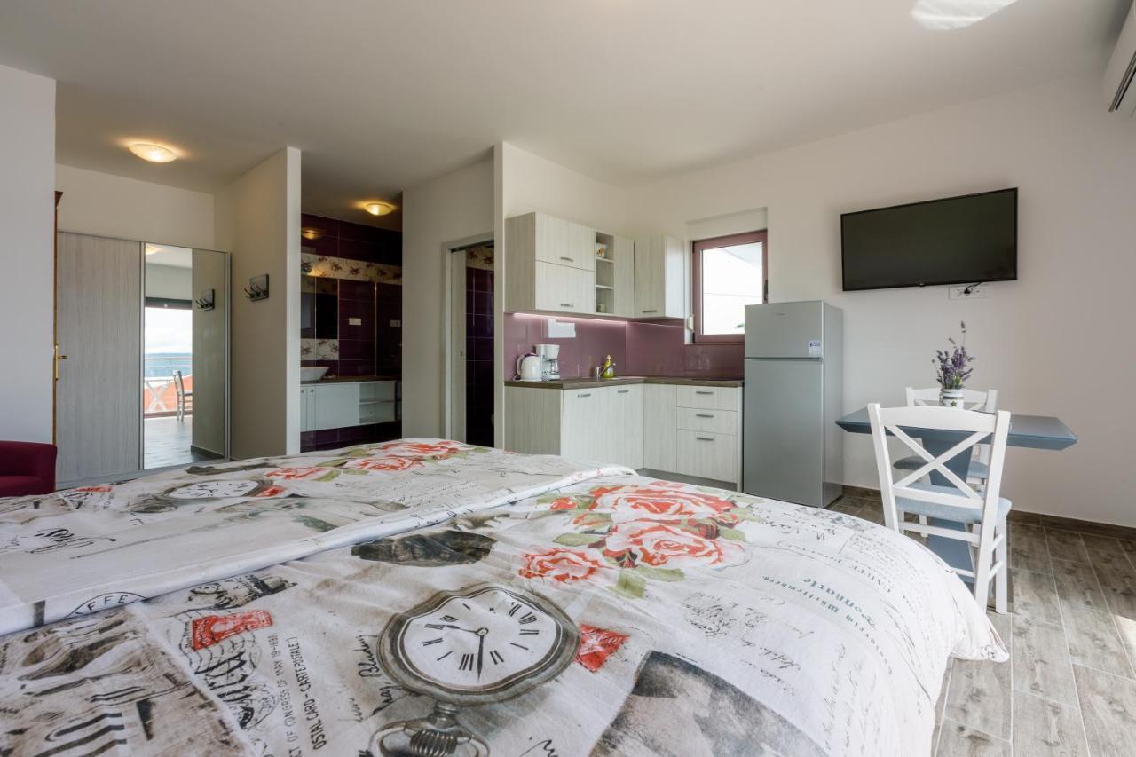 Apartmani Rino Dramalj Exterior photo