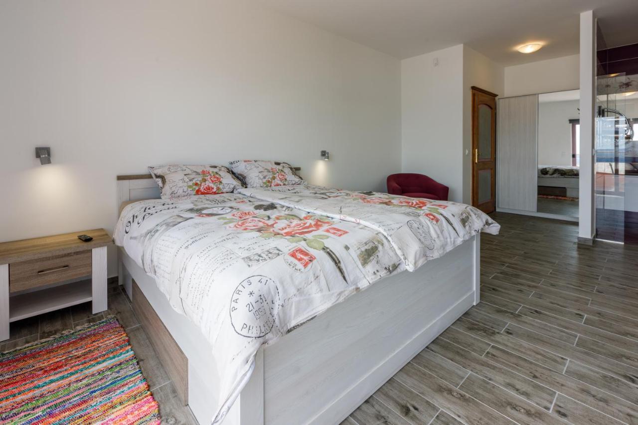 Apartmani Rino Dramalj Exterior photo