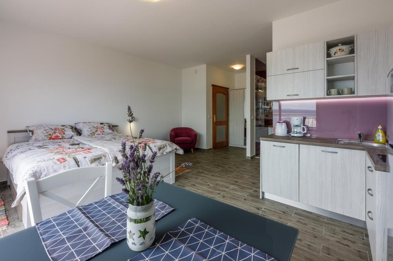 Apartmani Rino Dramalj Exterior photo